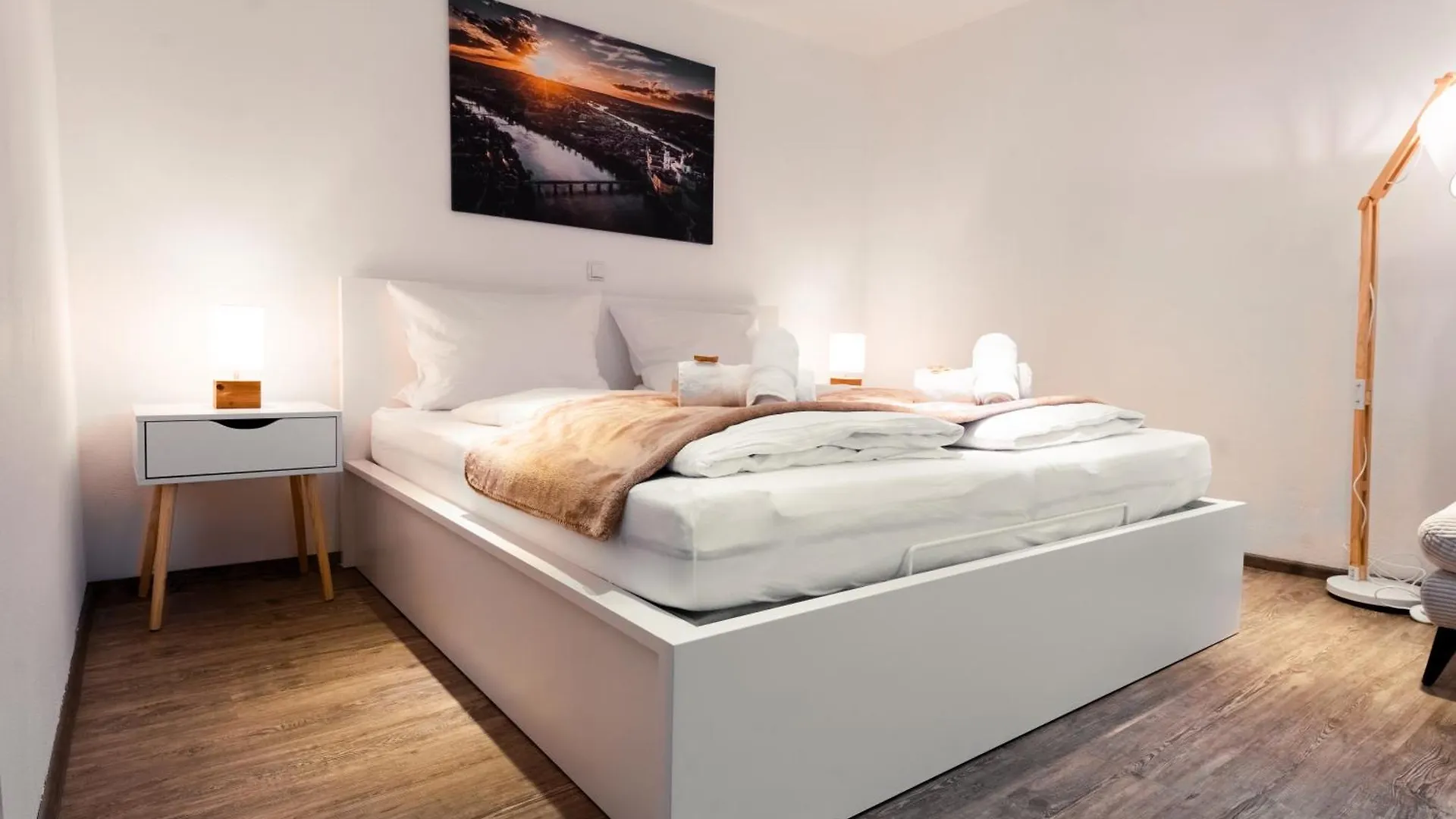 Apartment Moderne Stadtwohnung An Der Fussgaengerzone, Smart Tv, Kingsize-Bett, Couch, Kueche Passau